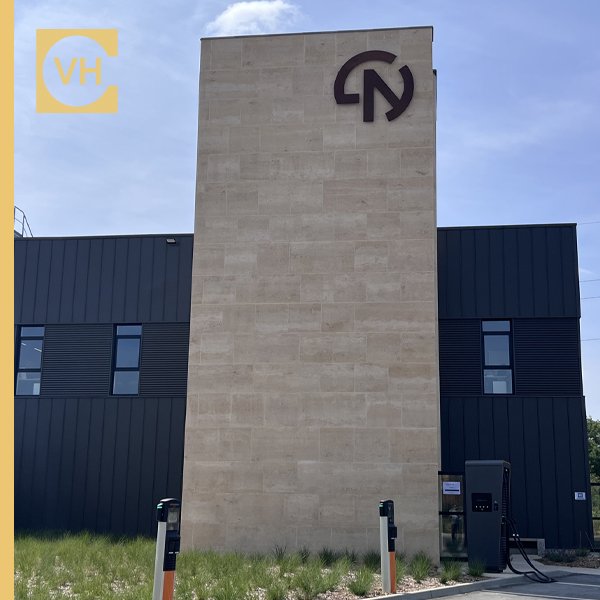 Chevalier Nord : 130 m³ de pierre de Marquise pour ses nouveaux locaux