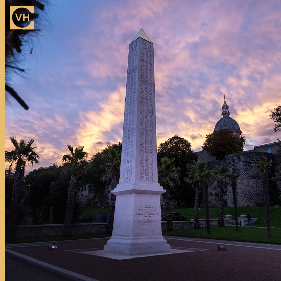 monument-obelisque-marbre